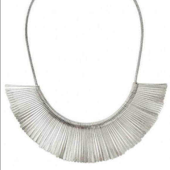 Stella and dot fringe necklace - Picture 2 of 3